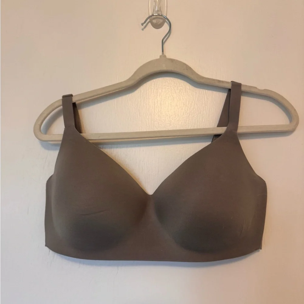 Lululemon Wundermost Adjustable T-Shirt Bra Warm Ash Grey - Picture 3 of 7